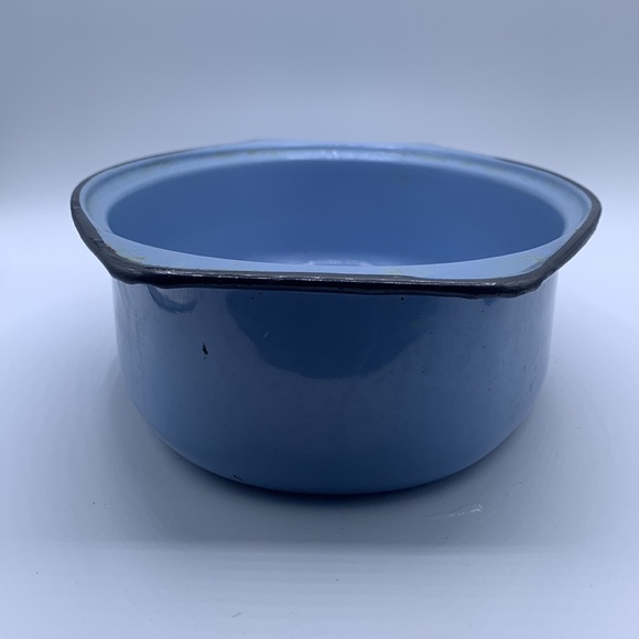 Vintage Black & Robin Egg Blue Small Enamel Roasting Pan with Lid - Picture 12 of 13